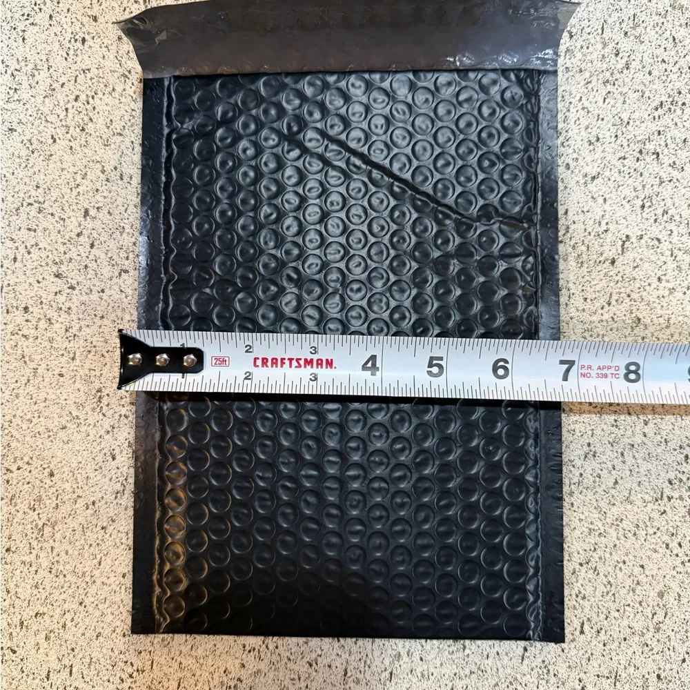 20 Pack - 6”x9” Black Self-Sealing and Padded Bubble Mailers
